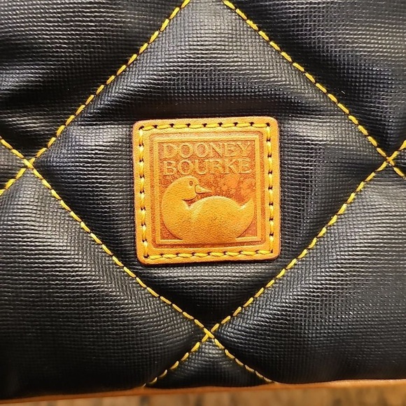 DOONEY‎ & BOURKE Vintage Quilted Hobo Handbag w/ Vachetta Trim Classic Old Money - Picture 3 of 15